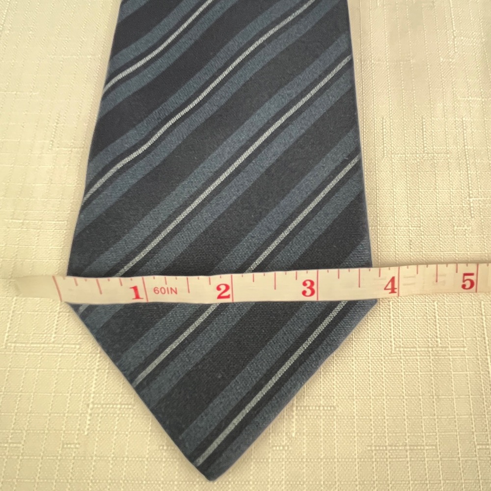 Gucci Necktie Men Blue Grey Striped Silk Made in Italy Designer Formal Tie - Picture 12 of 14